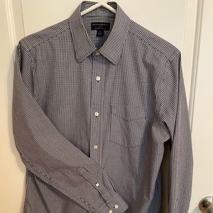 Banana Republic Men’s No Iron shirt,size 15-15 1/2